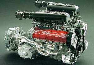 Ferrari F355. Il motore è un 3.5 V8 da 280 cavalli.