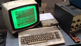 Un'officina in Polonia utilizza un vecchio computer Commodore 64 da 25 anni consecutivi.