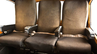I sedili di aereo montati nella macchina di John Lennon che ha partecipato al film Imagine.