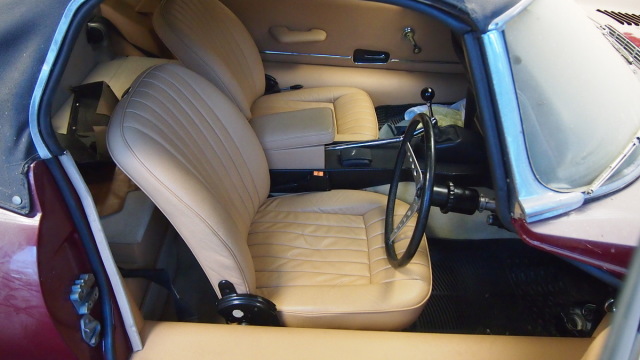 Jaguar E-Type. Gli interni sono in perfette condizioni.