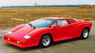 Lamborghini Countach 7000.
